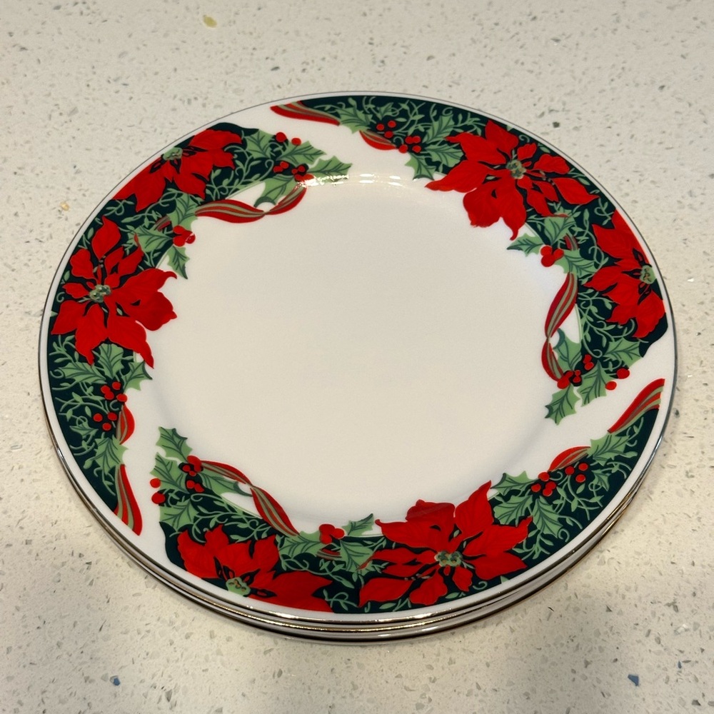 Gibson Christmas Poinsettia Holly Salad/Dessert Plates Set of 3 – Holiday China